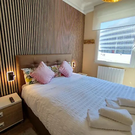 San Mames Stadium Corner Apartment *